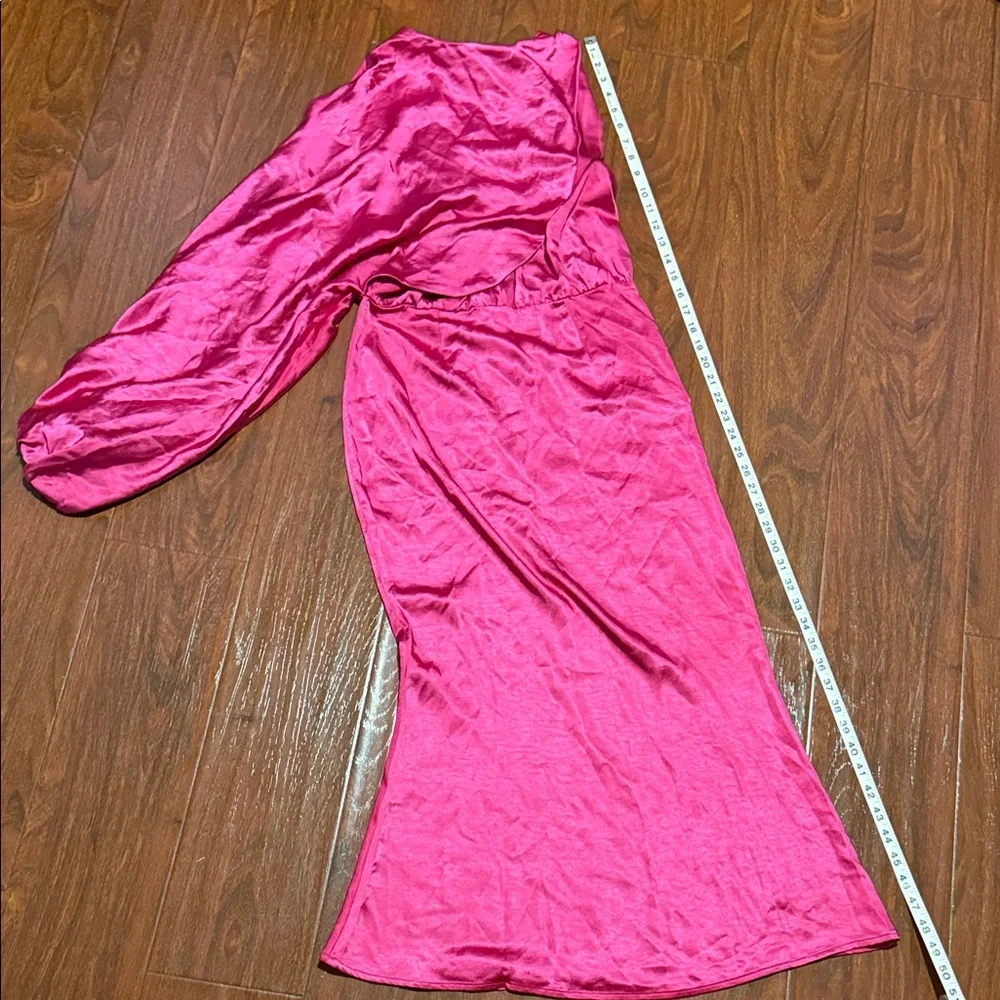 Club L London Pink Satin One Shoulder Dress - Picture 4 of 7